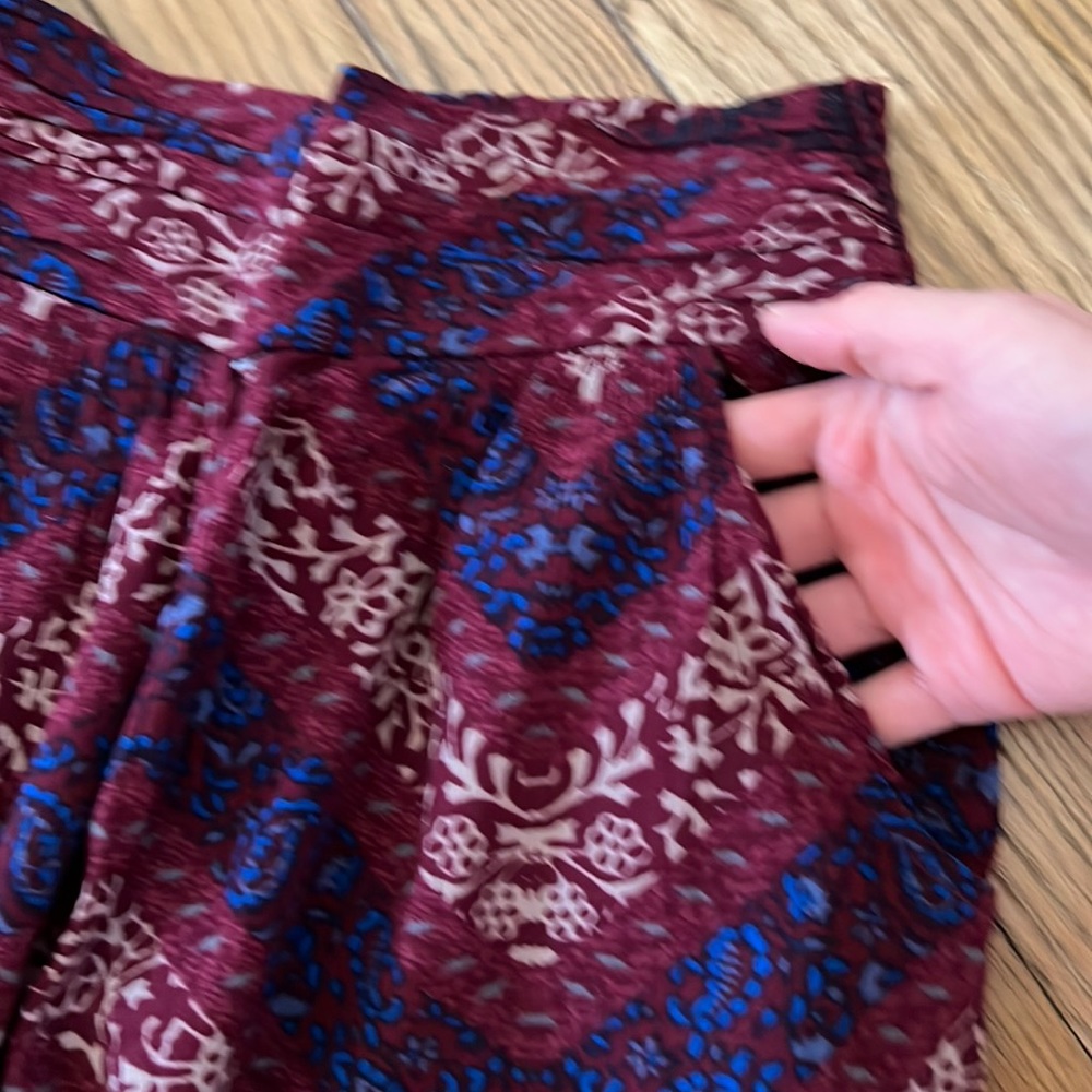 Patterned maroon pants - Picture 5 of 12